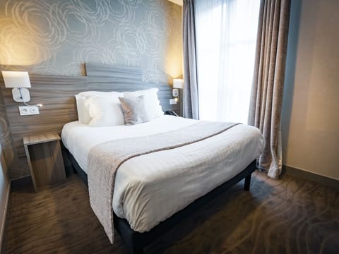 Double Room | Soundproofing, free cribs/infant beds, free WiFi, bed sheets