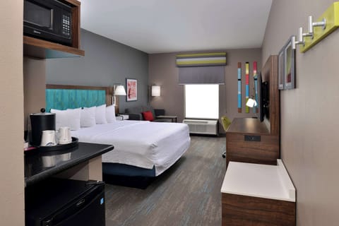 One king bed non smoking | In-room safe, iron/ironing board, free cribs/infant beds, free WiFi