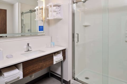 One king bed non smoking | Bathroom shower