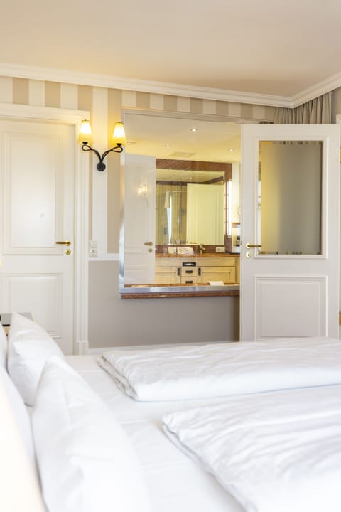 Room | In-room safe, individually furnished, free WiFi, bed sheets