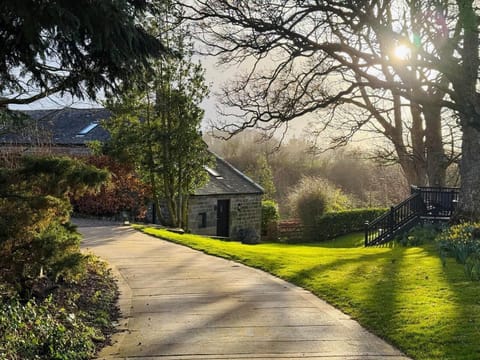 Premium Cottage, Private Bathroom, Garden View | Lobby