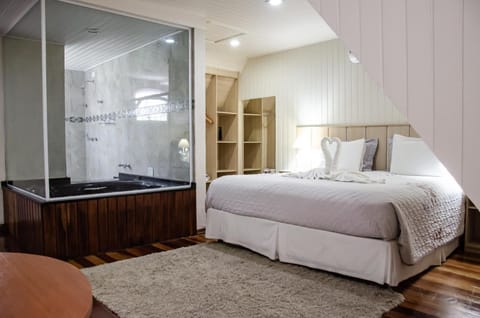 In-room safe, blackout drapes, soundproofing, free WiFi