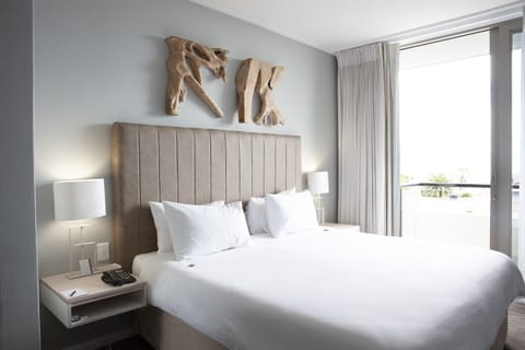 Deluxe Room | Premium bedding, Select Comfort beds, in-room safe, blackout drapes