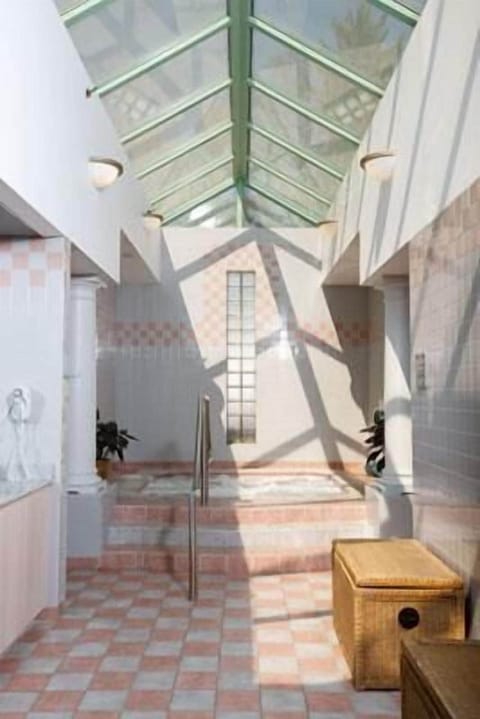 Indoor spa tub