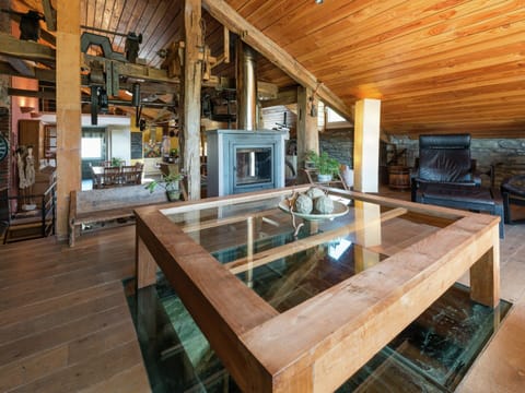 House | Living room | TV, fireplace