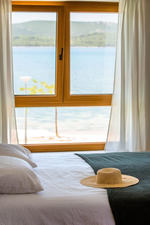 Villa, 4 Bedrooms, Private Pool, Sea View | 4 bedrooms, bed sheets