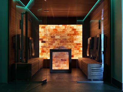 Couples treatment rooms, sauna, hot tub, steam room, body treatments