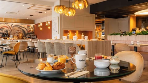 Daily buffet breakfast (EUR 18.00 per person)