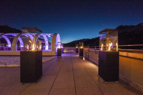 3 restaurants, breakfast, dinner served; Peruvian cuisine