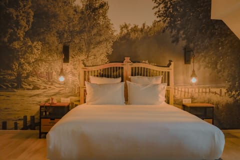 Family Room | Hypo-allergenic bedding, memory foam beds, in-room safe