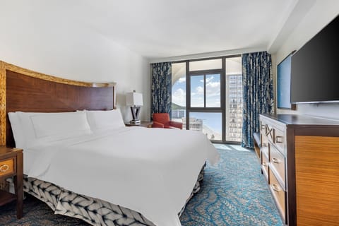 Premium bedding, pillowtop beds, in-room safe, blackout drapes