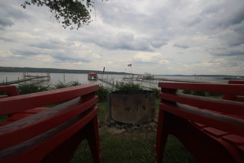 House, 4 Bedrooms | Property grounds