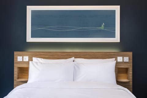 Desk, rollaway beds, WiFi