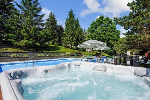 Condo, 1 Queen Bed with Sofa bed (Pinnacle F21) | Pool | Indoor pool, outdoor pool