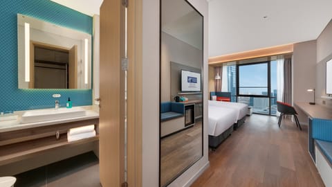Standard Room, 2 Twin Beds | Minibar, in-room safe, desk, soundproofing