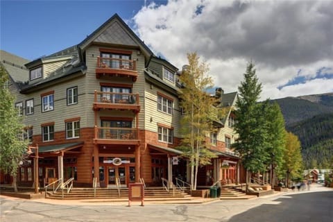 Condo (806-2_Black_Bear) | Exterior