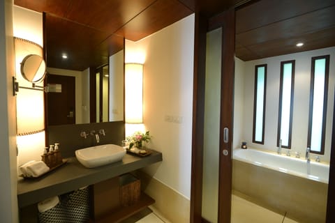 Shower, free toiletries, hair dryer, bathrobes