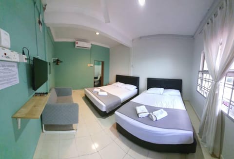 Family Suite | Soundproofing, free WiFi, bed sheets