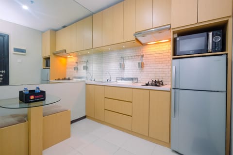 Room | Private kitchen | Fridge, stovetop, cookware/dishes/utensils