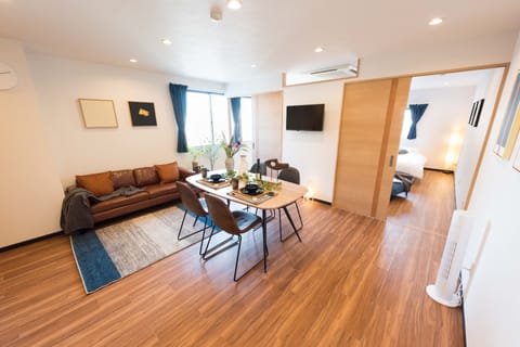 Apartment | Living area | Flat-screen TV