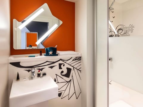 Premium bedding, pillowtop beds, desk, blackout drapes