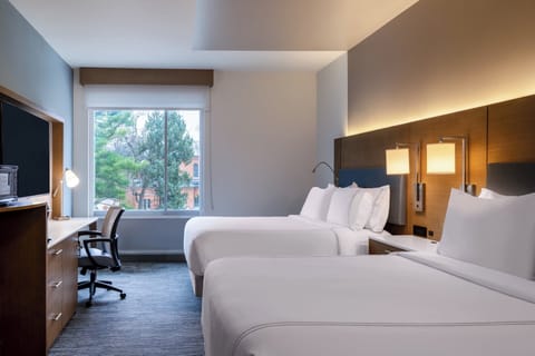 Standard Room, 2 Queen Beds | Premium bedding, pillowtop beds, in-room safe, desk