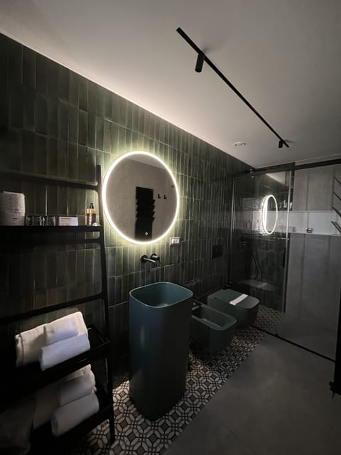 Superior Room | Bathroom | Towels