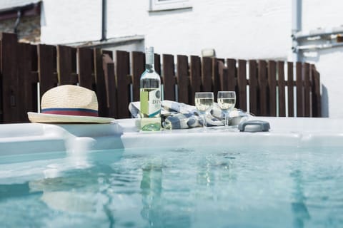 Cottage | Pool