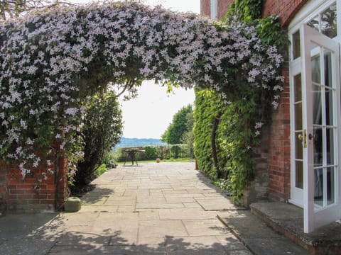 Cottage | Property grounds