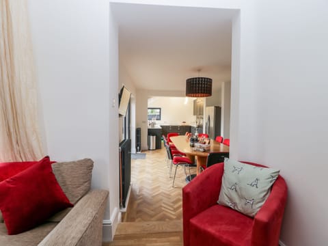 Cottage | Living room | TV