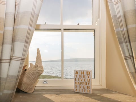 Cottage | 4 bedrooms, individually decorated, individually furnished, free WiFi