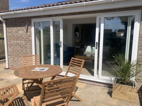 Cottage | Outdoor dining
