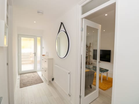 Cottage | 2 bedrooms, individually decorated, individually furnished, free WiFi