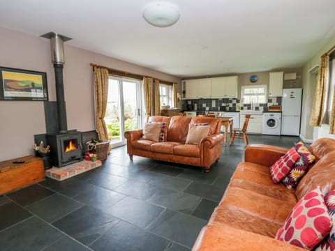 Cottage | Living area