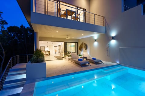 Luxury Villa | Terrace/patio