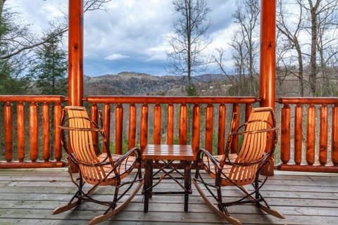 Studio (3 Bedrooms) | Front of property
