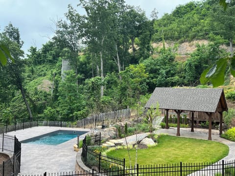 Studio (2 Bedrooms) | Property amenity