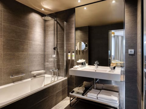 Free minibar, in-room safe, desk, blackout drapes