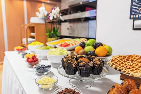 Daily buffet breakfast for a fee