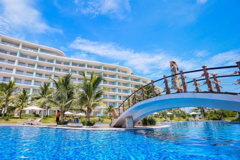 Indoor pool, outdoor pool, sun loungers