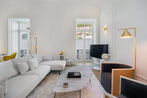 Apartment, 2 Bedrooms | Living area