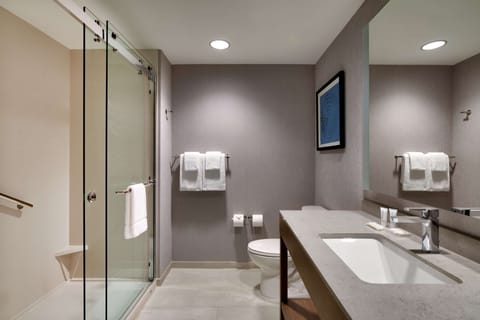 Egyptian cotton sheets, premium bedding, down comforters, pillowtop beds