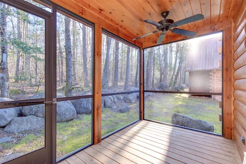 Studio (3 Bedrooms) | Property amenity