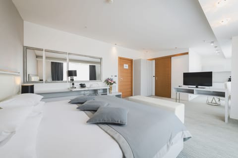 Memory foam beds, minibar, in-room safe, individually furnished