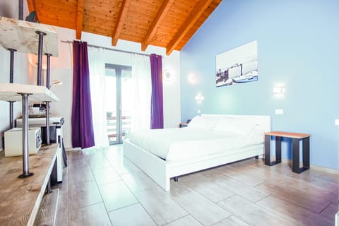 Superior Double Room & Spa | Down comforters, minibar, in-room safe, individually decorated