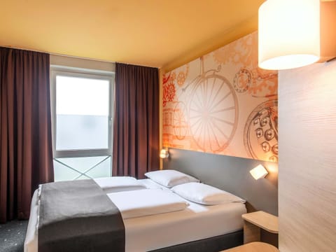 Double Room | Desk, soundproofing, WiFi (free), bed sheets