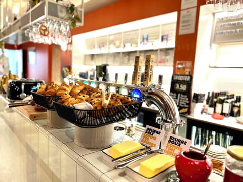 Daily continental breakfast for a fee