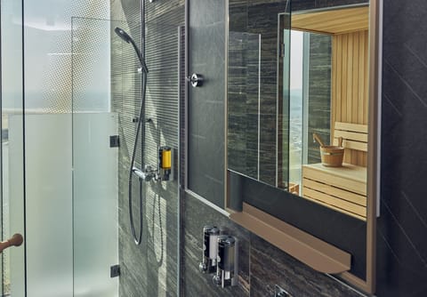 Wellness Room | Bathroom | Shower, rainfall showerhead, free toiletries, hair dryer