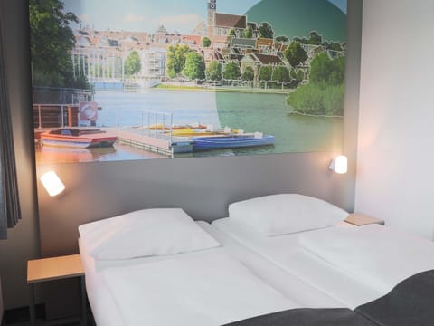 Twin Room | Hypo-allergenic bedding, desk, soundproofing, free WiFi