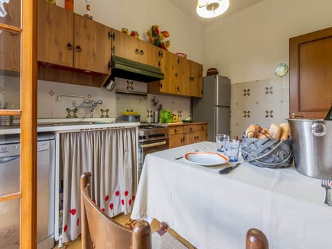 Family House, Multiple Bedrooms, 2 Bathrooms, Sea Facing (Casa Maddalena al Mare 600m from sea) | Private kitchen | Fridge, microwave, oven, stovetop